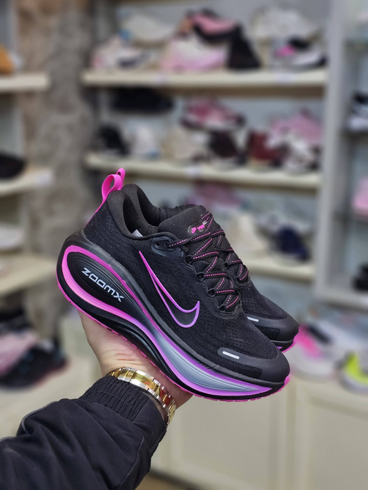 Max Cushion Running Sneakers