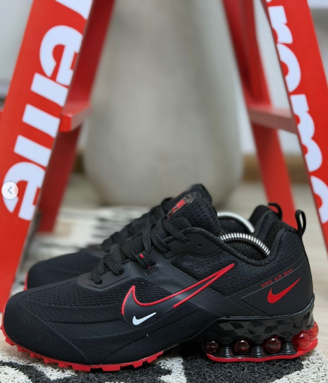 AM1 Retro Colorblock Cushioned Sneakers