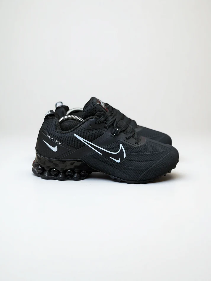 AM1 Retro Colorblock Cushioned Sneakers