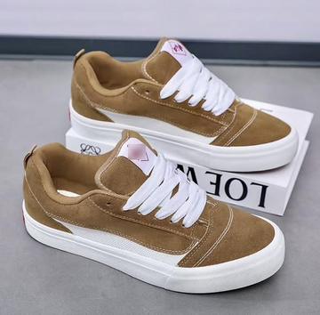Retro Comfort Low Cut Sneakers